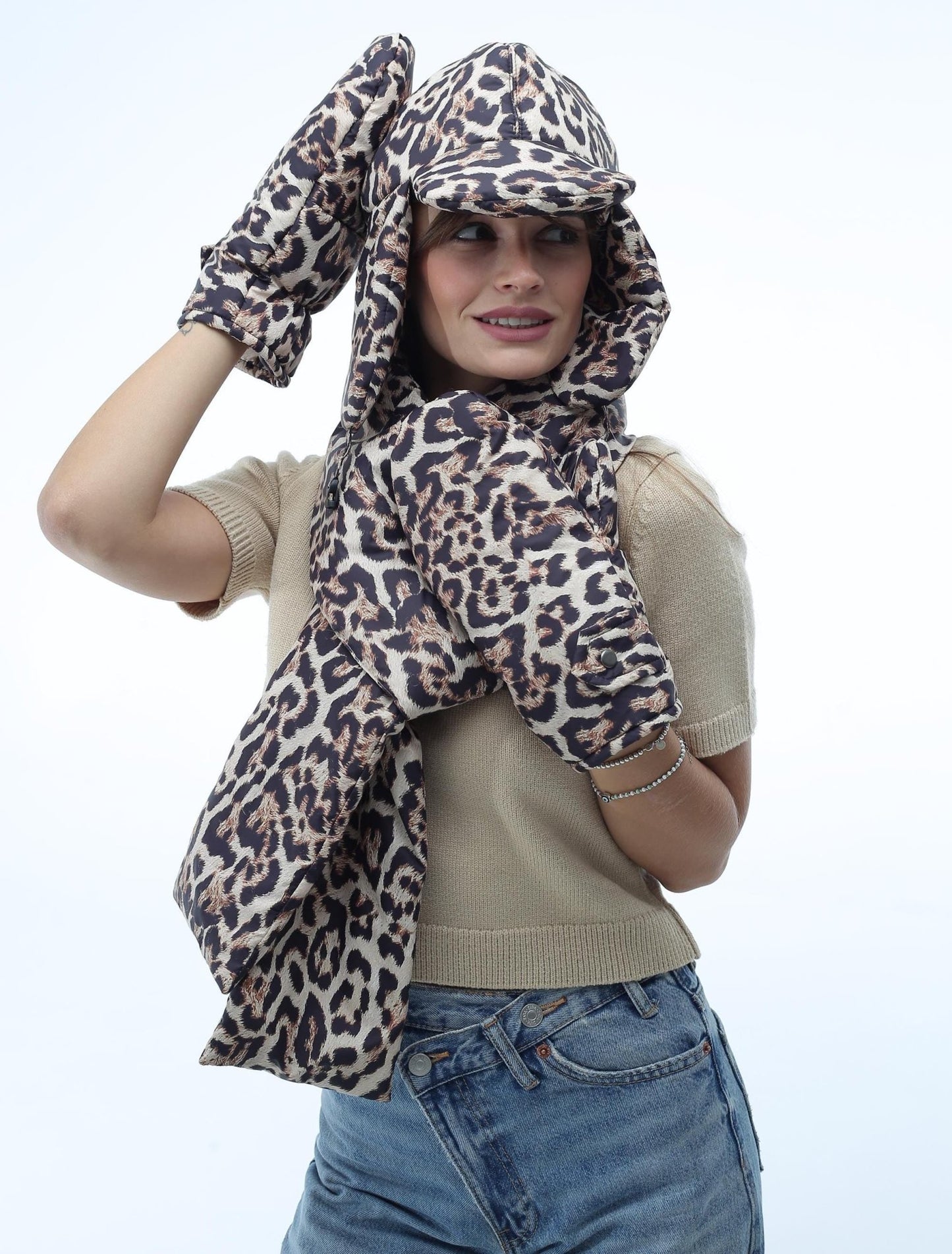 Leopard Women's 3 - Piece Puffer Set Scarf 6x90in Mittens Hat - FAVORITTI