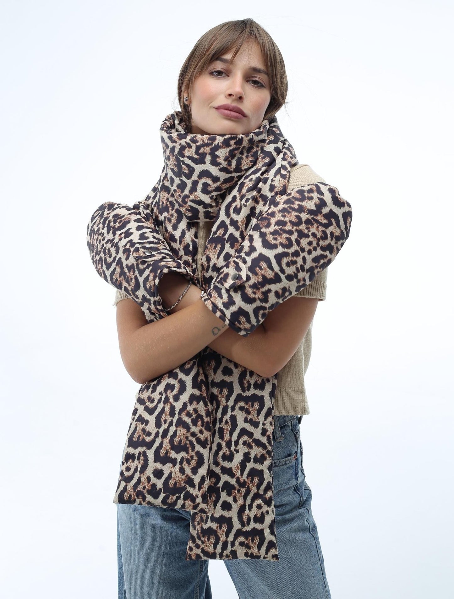 Leopard Women's Set Puffer Scarf 6x90in and Puffer Mittens - FAVORITTI