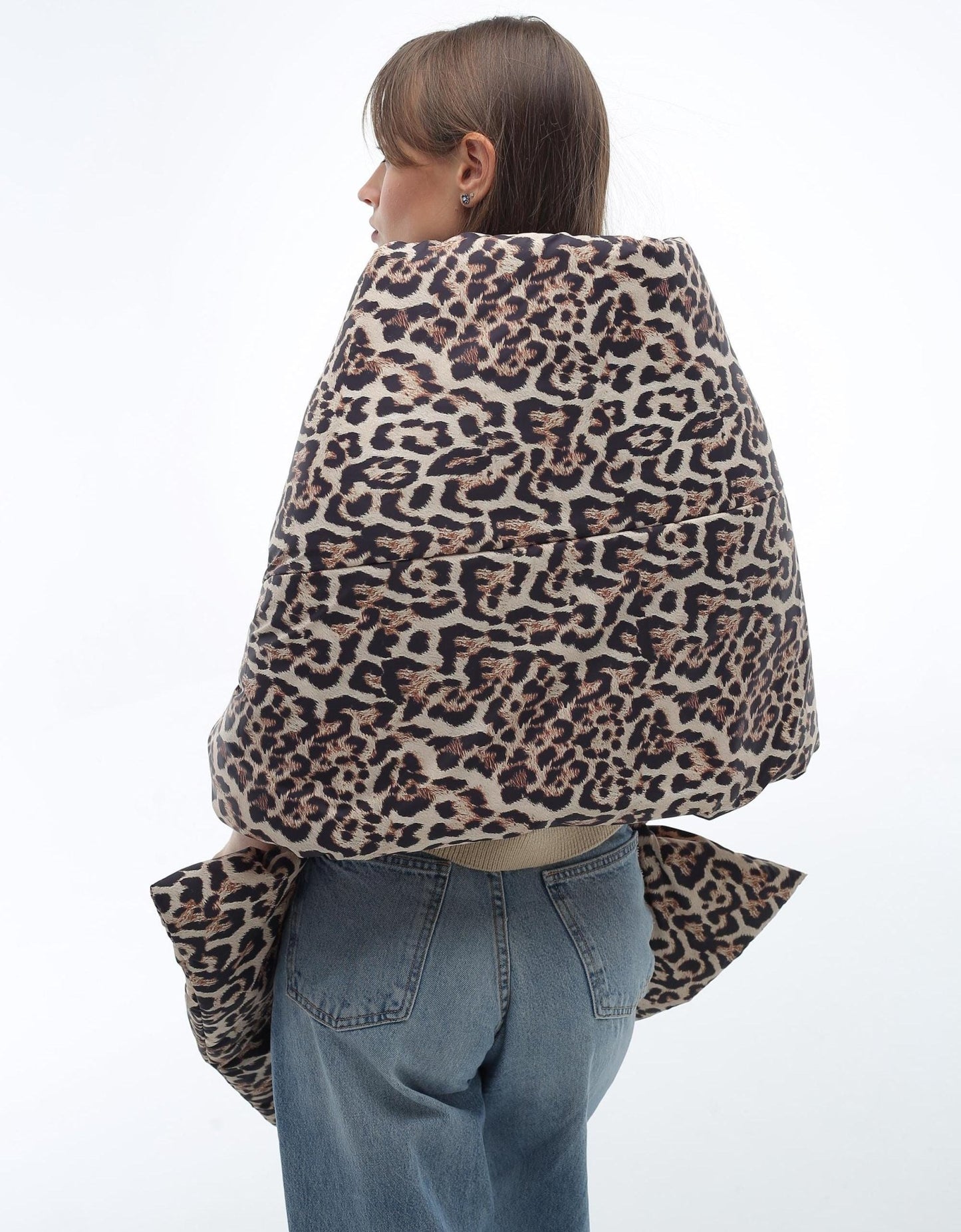 Unisex Leo Cape Puffer Blanket Shawl Large Scarf 20x85in with 2 pockets Leopard Around Shoulders Wrap Warm Winter Gift - FAVORITTI