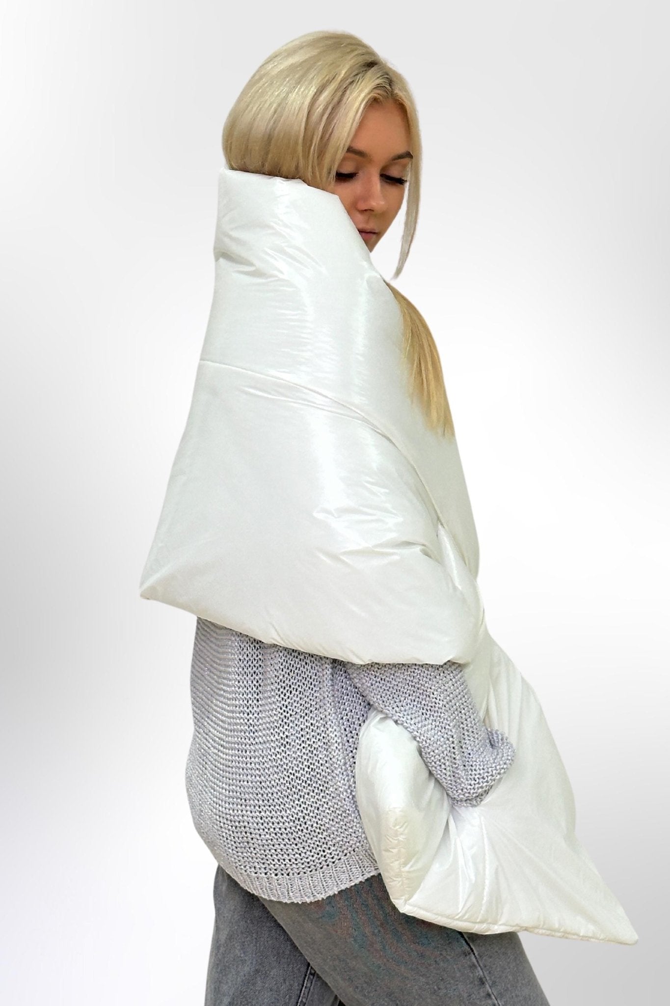 White Puffer Large Scarf 20x85in with 2 pockets Blanket Shawl Cape Around Shoulders Wrap Warm Winter Gift - FAVORITTI
