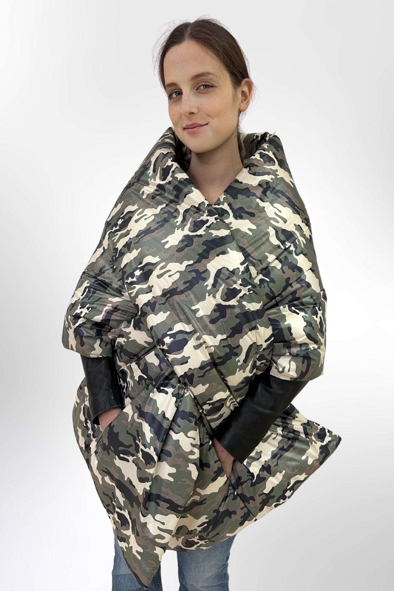 Camouflage Puffer Blanket Shawl Stole Cape Large Scarf 20x85in with pockets Camo Outdoor Warm Winter Gift - FAVORITTI