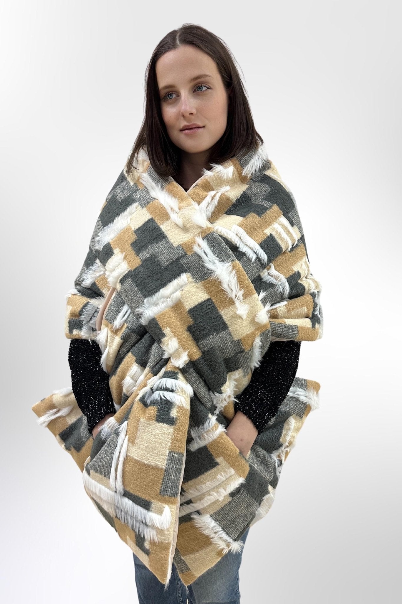 Reversible Puffer Wool Winter Shawl Shoulder Cape Scarf with Pockets 20x85in Warm Gift Womens Clothing - FAVORITTI