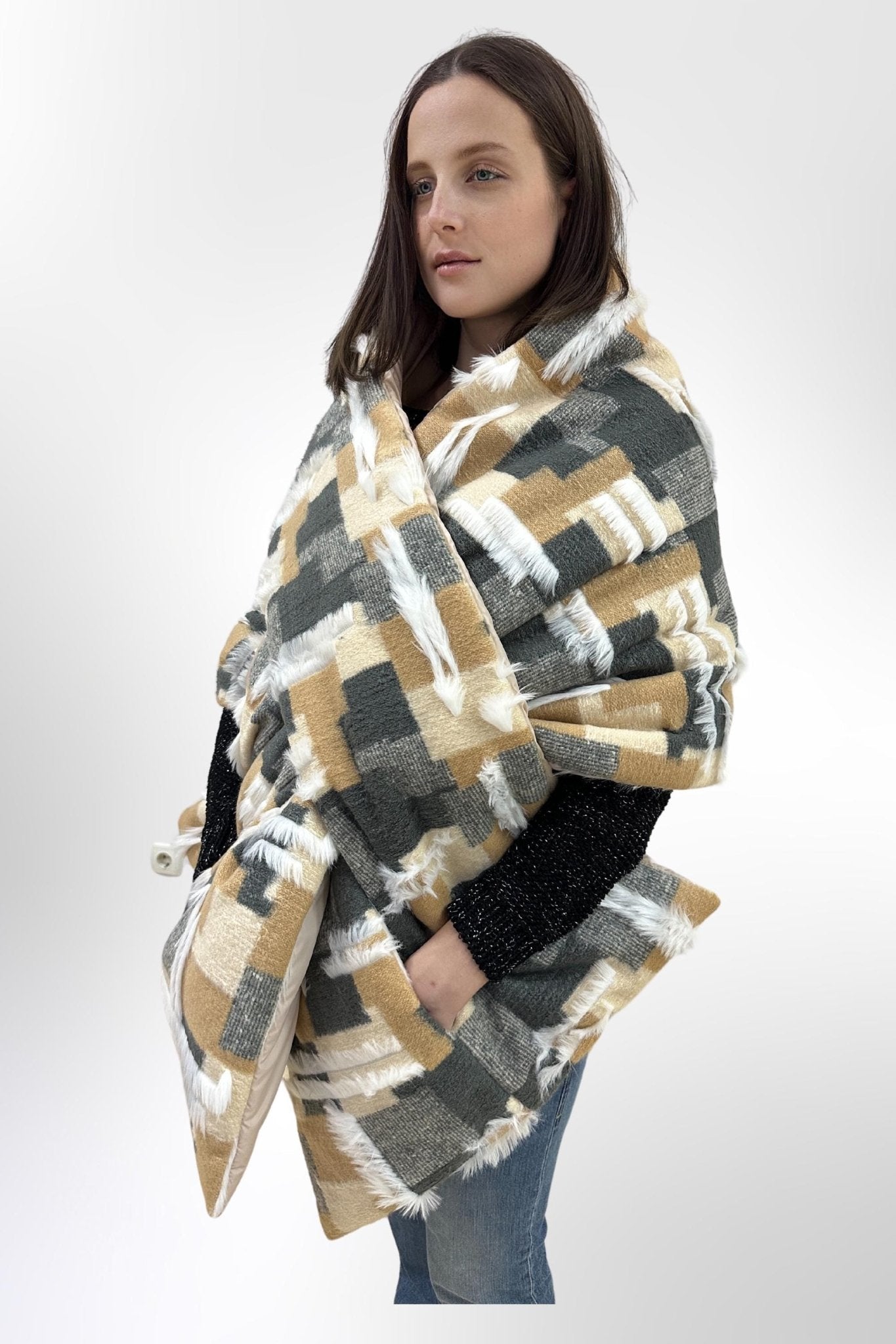 Reversible Puffer Wool Winter Shawl Shoulder Cape Scarf with Pockets 20x85in Warm Gift Womens Clothing - FAVORITTI