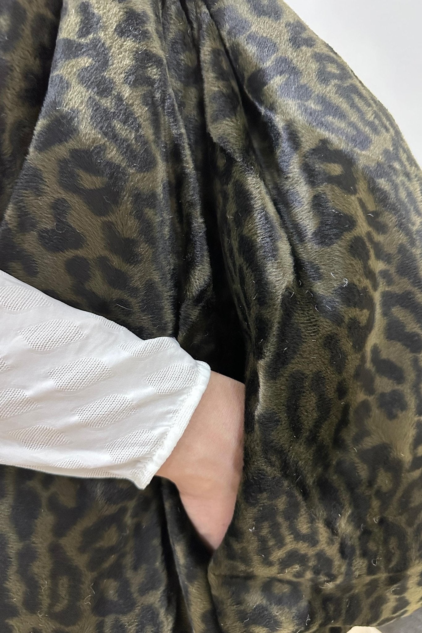 Women's Reversible Puffer Blanket Shawl Cape 20x85in with Removable Belt Warm Winter Gift Womens Clothing - FAVORITTI